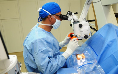 ophtgalmologist barbados cataract surgery